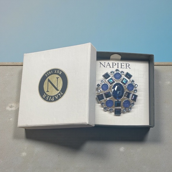Napier Sapphire and Silver Brooch - Picture 4 of 6